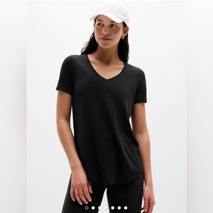 Athleta Breezy Scoop V-Neck Short Sleeve Tee Black Size Small Tall
